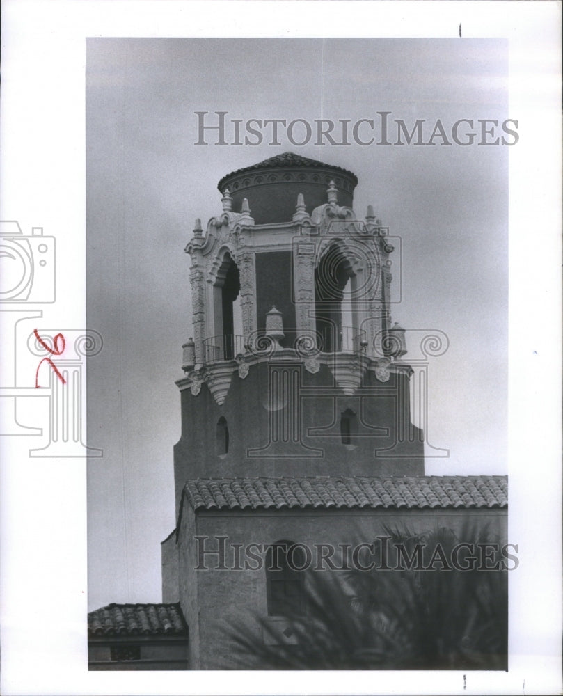 1964 Press Photo A Pale Pink Tower With Whitewashed Arc- RSA27991 - Historic Images