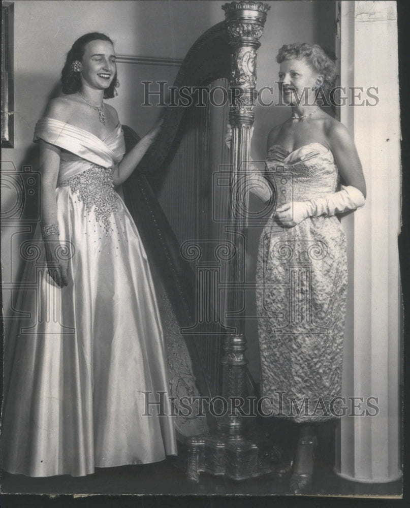 1952 Press Photo Mrs Buchanan Chairman Harris First Chr- RSA28193 - Historic Images