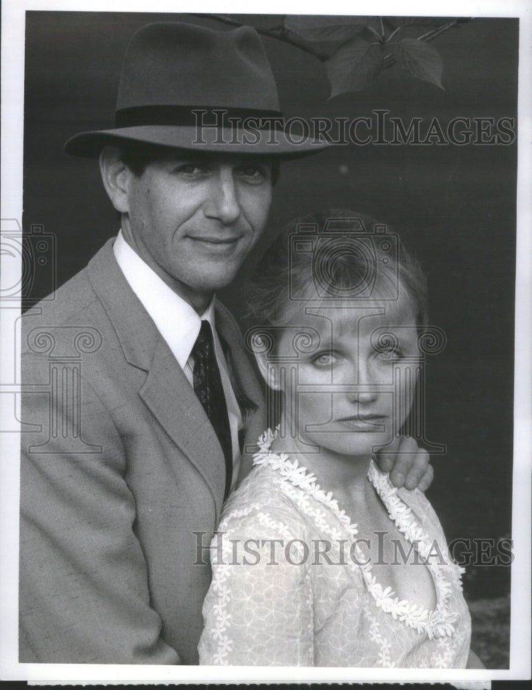 1988 Peter Coyote Actor Tess Harper Actress - Historic Images