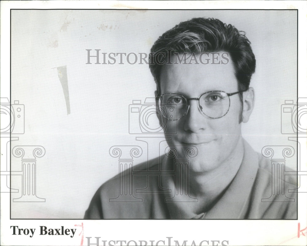 1999 Troy Baxley Wears Spectacles pose phot - Historic Images