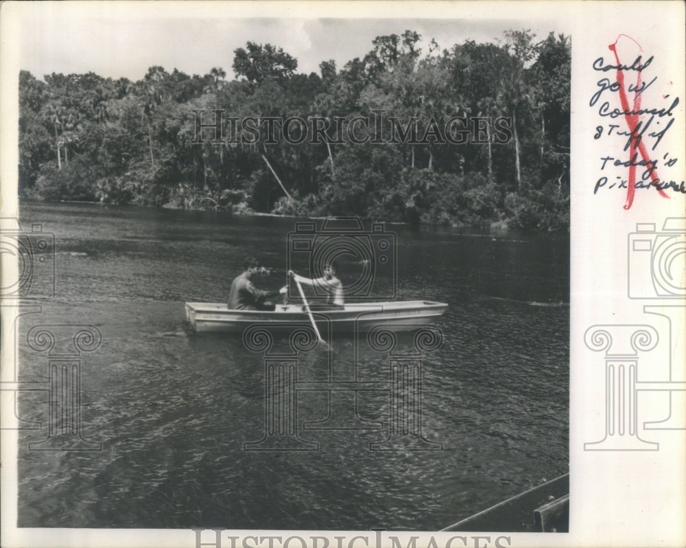 Press Photo Two people in a boat on a lake- RSA28879-Historic Images