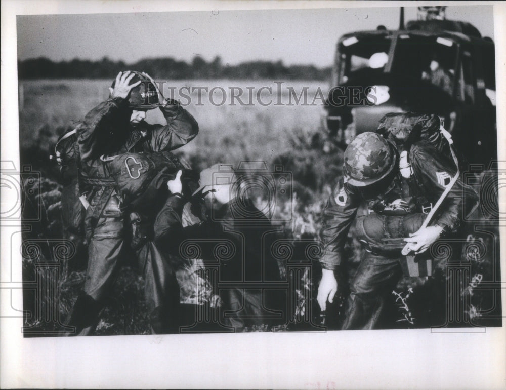 19367 Soldiers ready Military Training - Historic Images