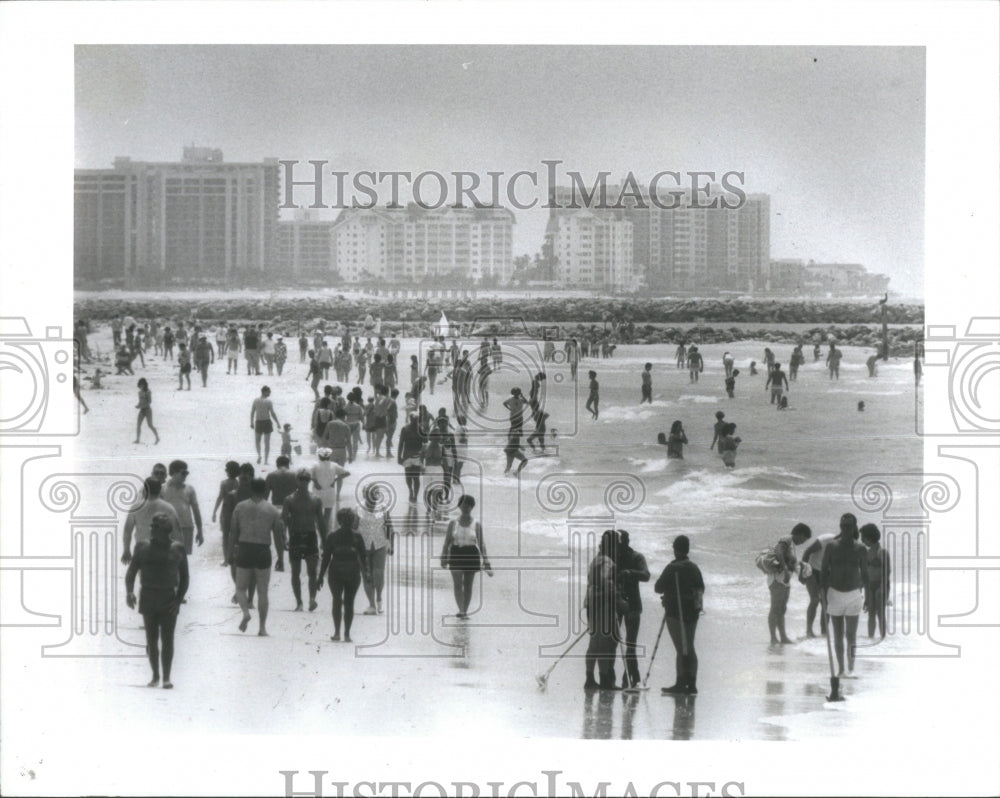 1985 Clearwater Beach Hazy Day - Historic Images