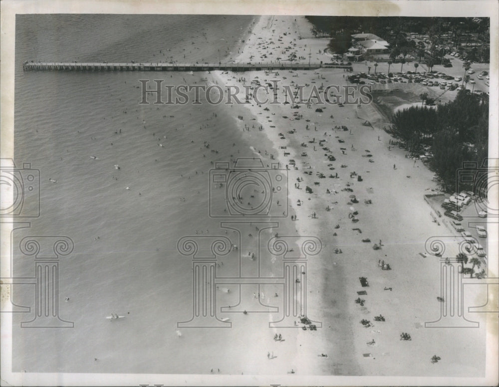 1956 Press Photo Clearwater Beach Aerial View Crowds- RSA29451 - Historic Images