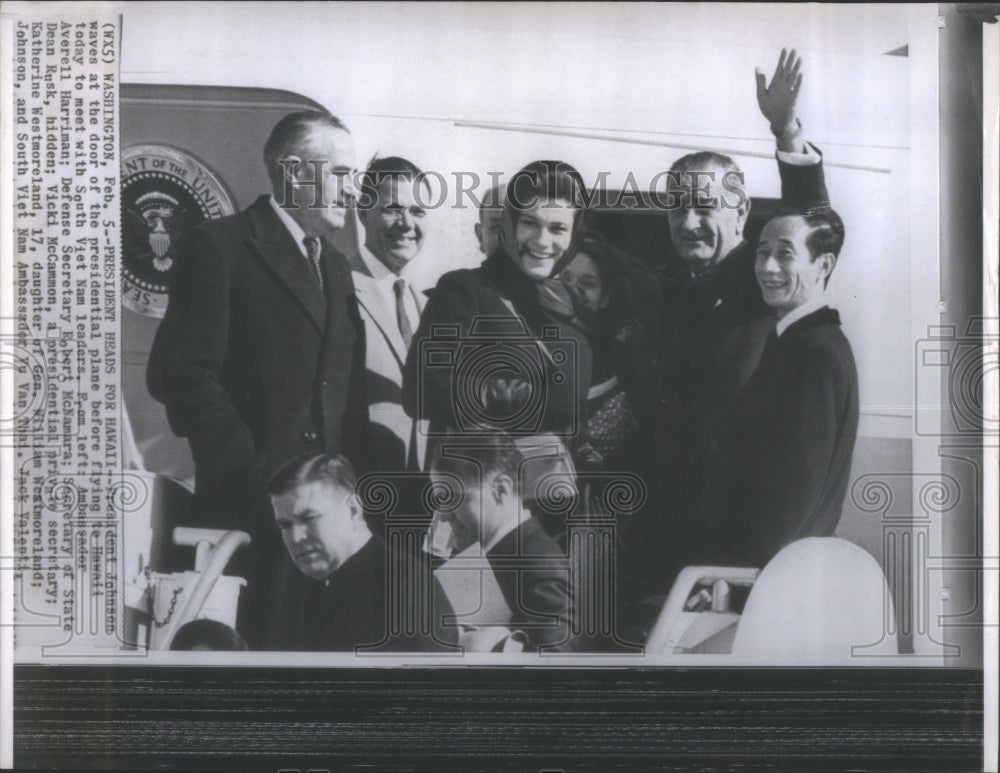 1966 President Johnson Boarding Plane-Historic Images