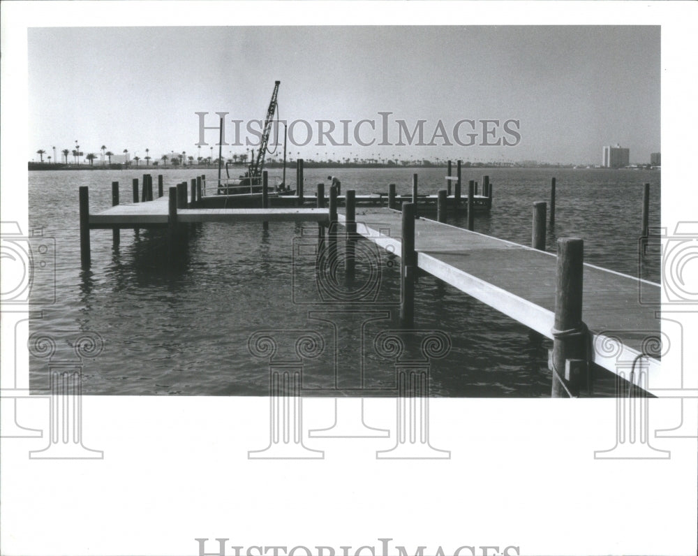 1989 Clearwater Pier - Historic Images