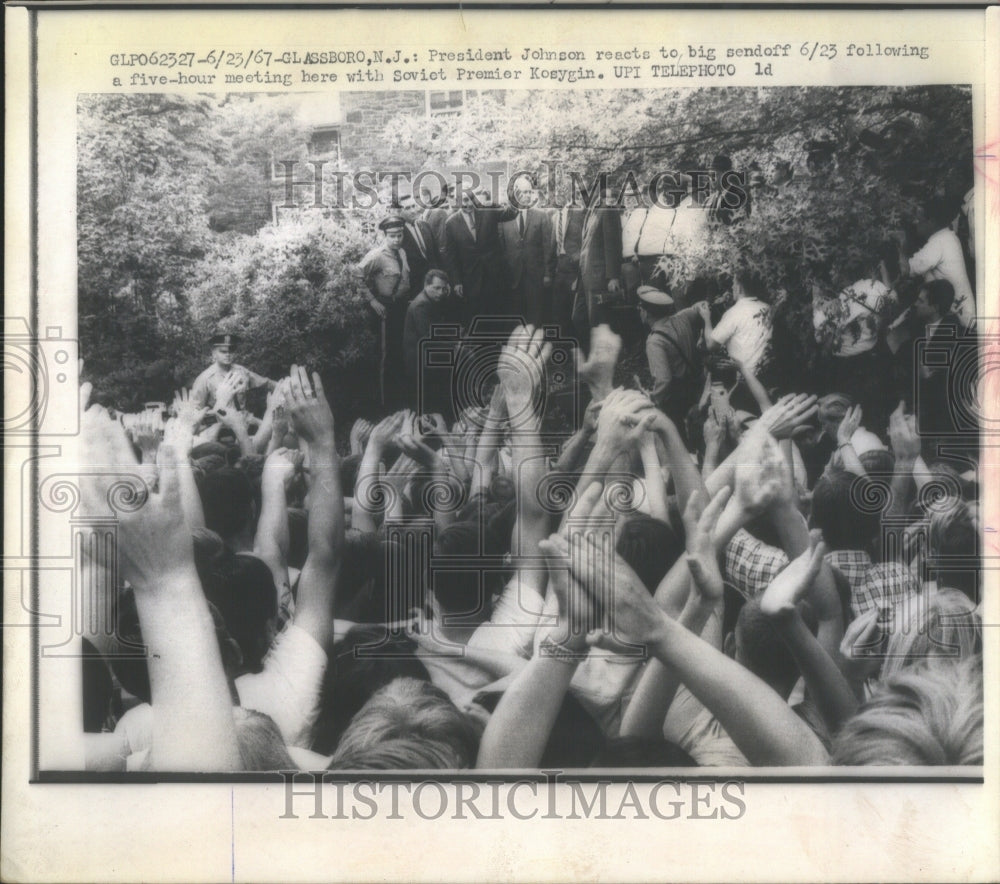 1967, President Johnson folks Glassboro New - RSA29919 - Historic Images