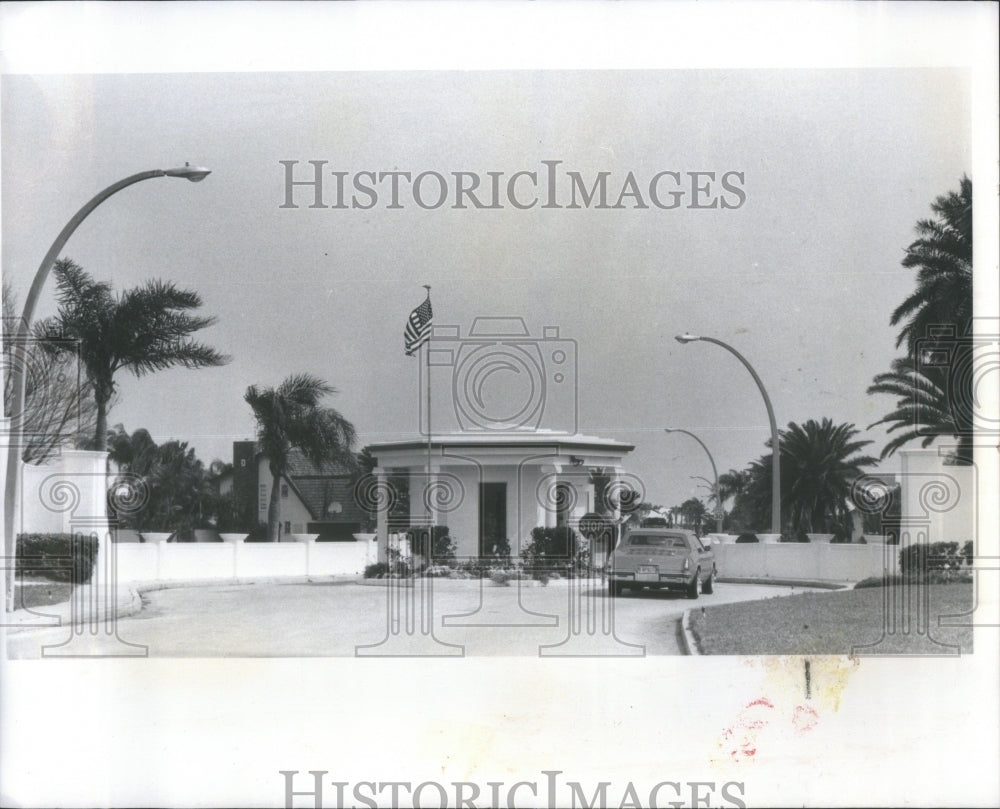 1984 Press Photo Bayway Isle Homes- RSA29961 - Historic Images