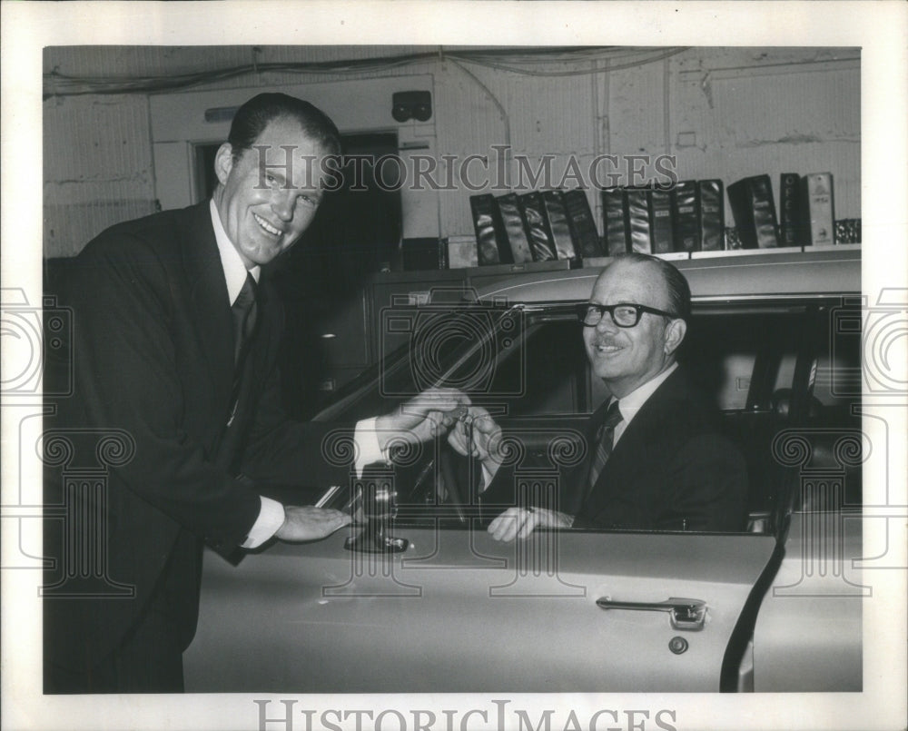 1971 Press Photo Wesley Westerberg Kendall College Pres- RSA30537 - Historic Images