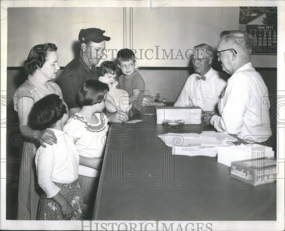 1955 Press Photo Wheat Ballot- RSA30579 - Historic Images