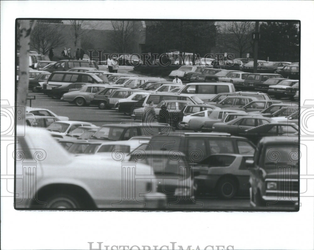 1987 Press Photo Truck Caine shopping Racene Wisconsin - Historic Images