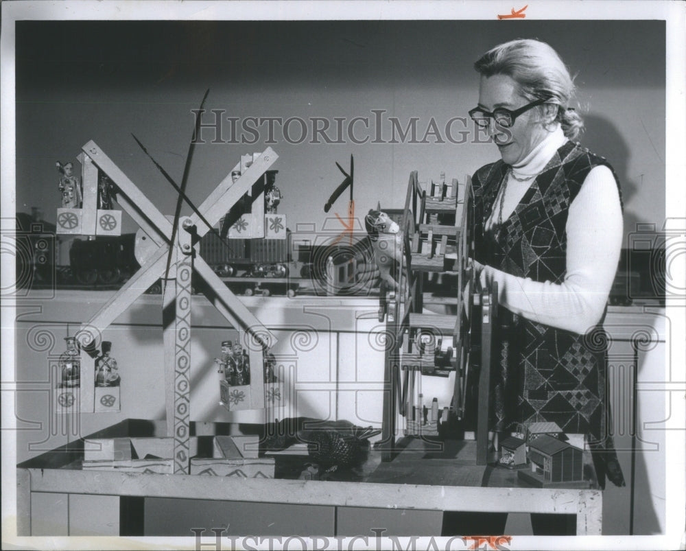 1971 Mrs. Riordan And Dolls - Historic Images