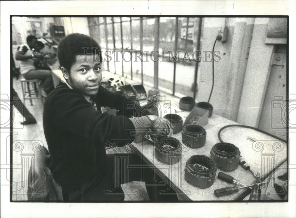1980 Tyrone Watson Chicago Industrial Skill - Historic Images