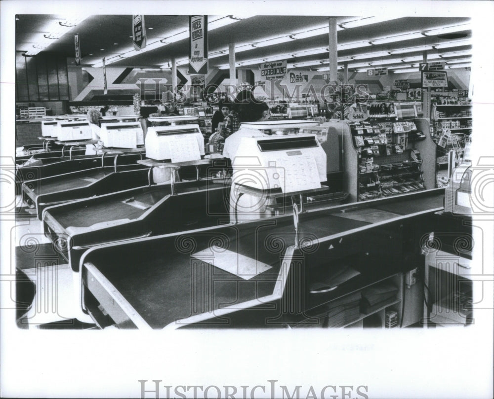 1974 Press Photo Supermarket Shoppers Strike Wrigley- RSA30723 - Historic Images