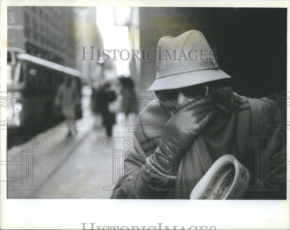 1989 Sara Frances brisk winds temperatures - Historic Images