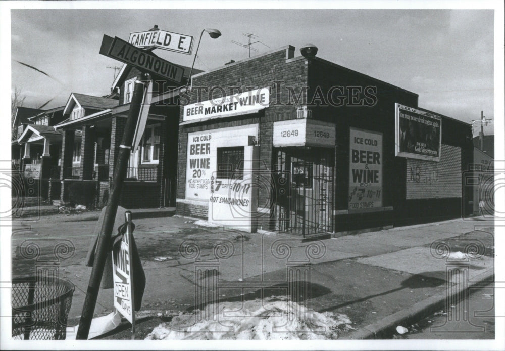 1987 Algonquin bloodstains compact market-Historic Images