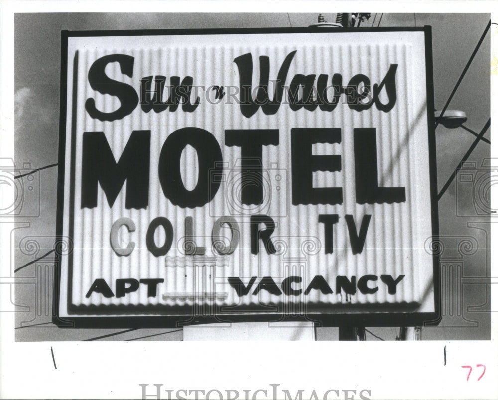 1986 The Sun N Waves Motel Sign - Historic Images