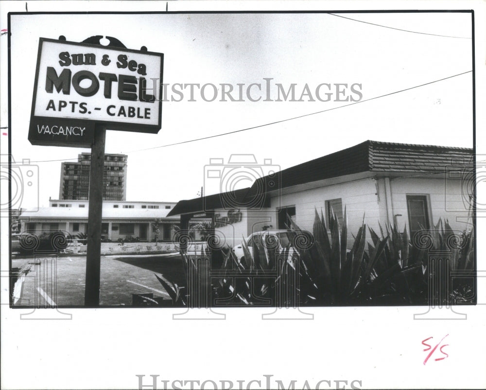 1986 Sun And Sea Motel Apartments - Historic Images