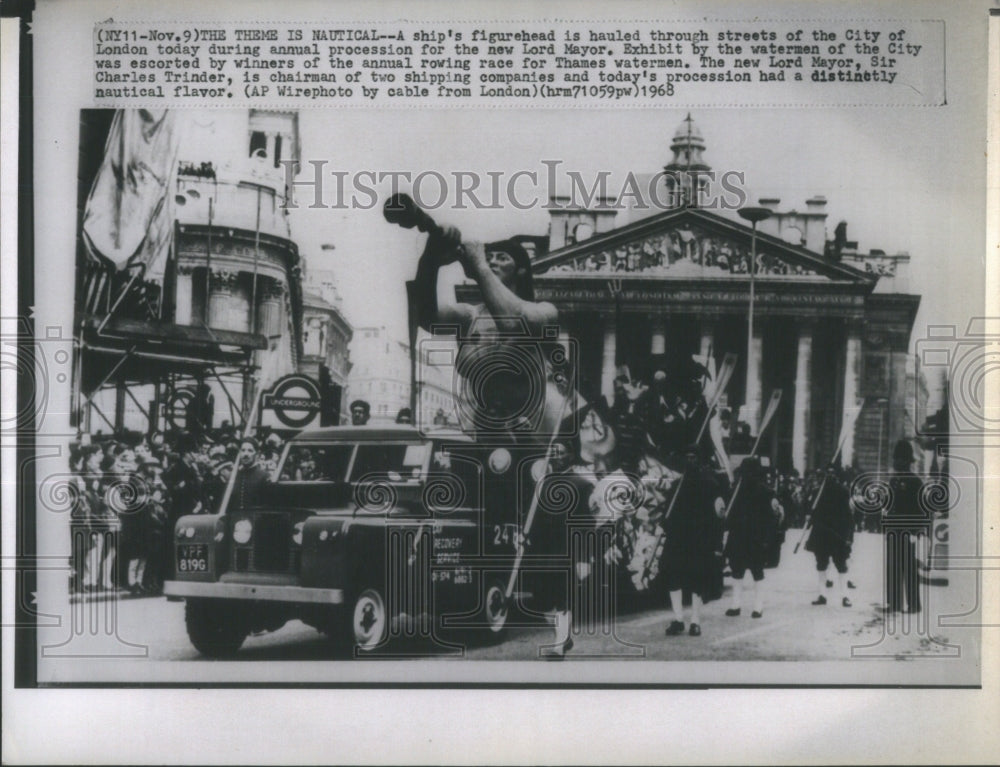 1968 Press Photo Lord Mayor figurehead ship street- RSA31403 - Historic Images