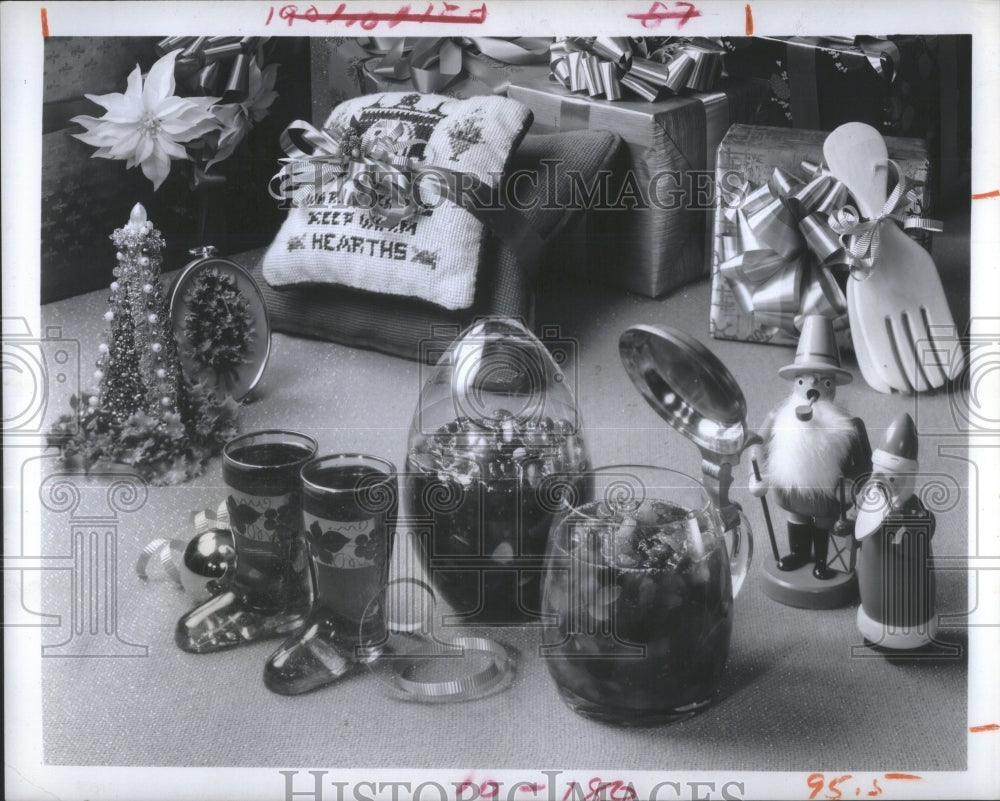 1976 Package Jams Jellies Holiday Gifts - Historic Images