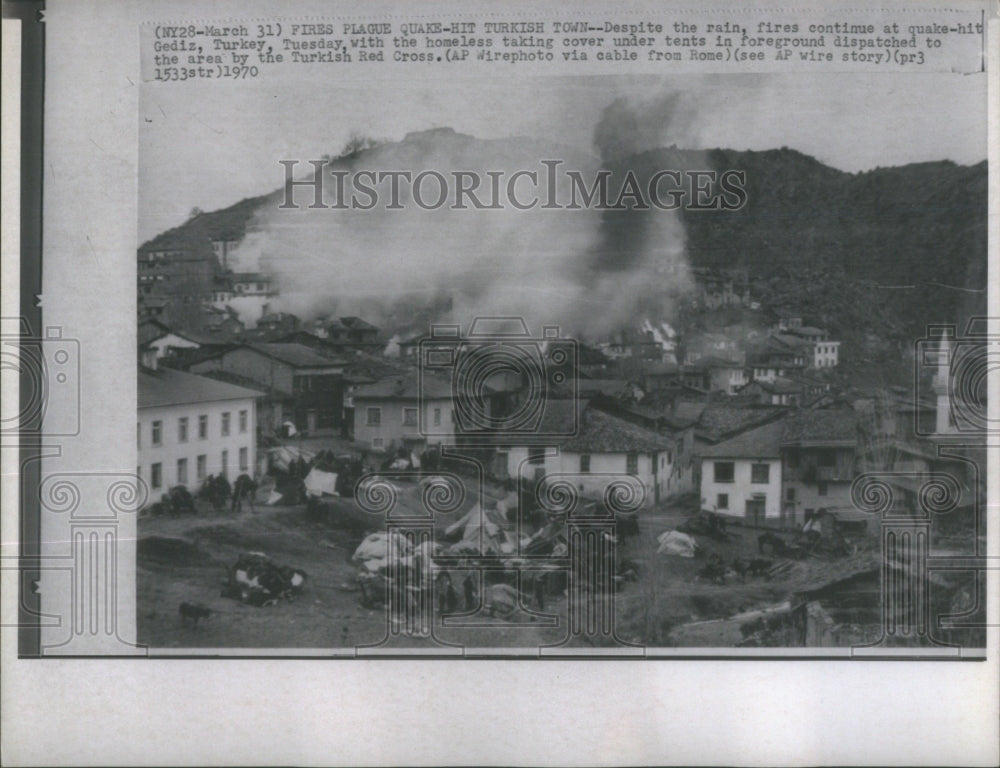 1970 Gediz Turkey Earth Quake Fires Rain Di - Historic Images