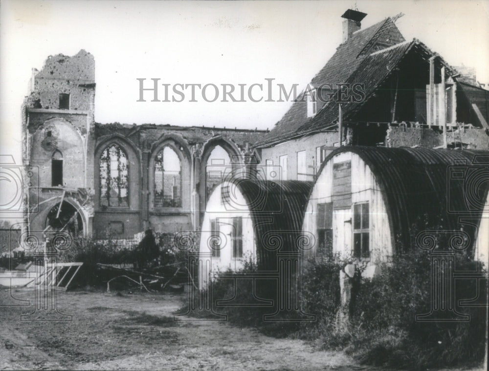 1947 Press Photo Netherland Eede-Remain-Church-Hit By F- RSA32109 - Historic Images