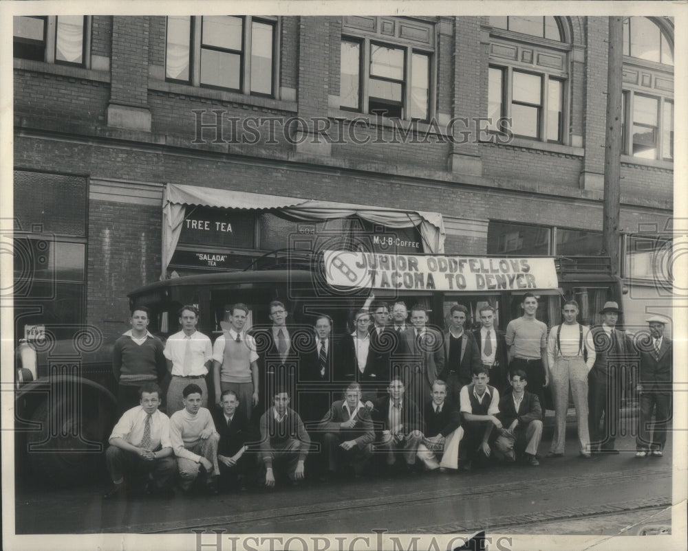 Press Photo Junior traveled Denver bus events trip work - Historic Images