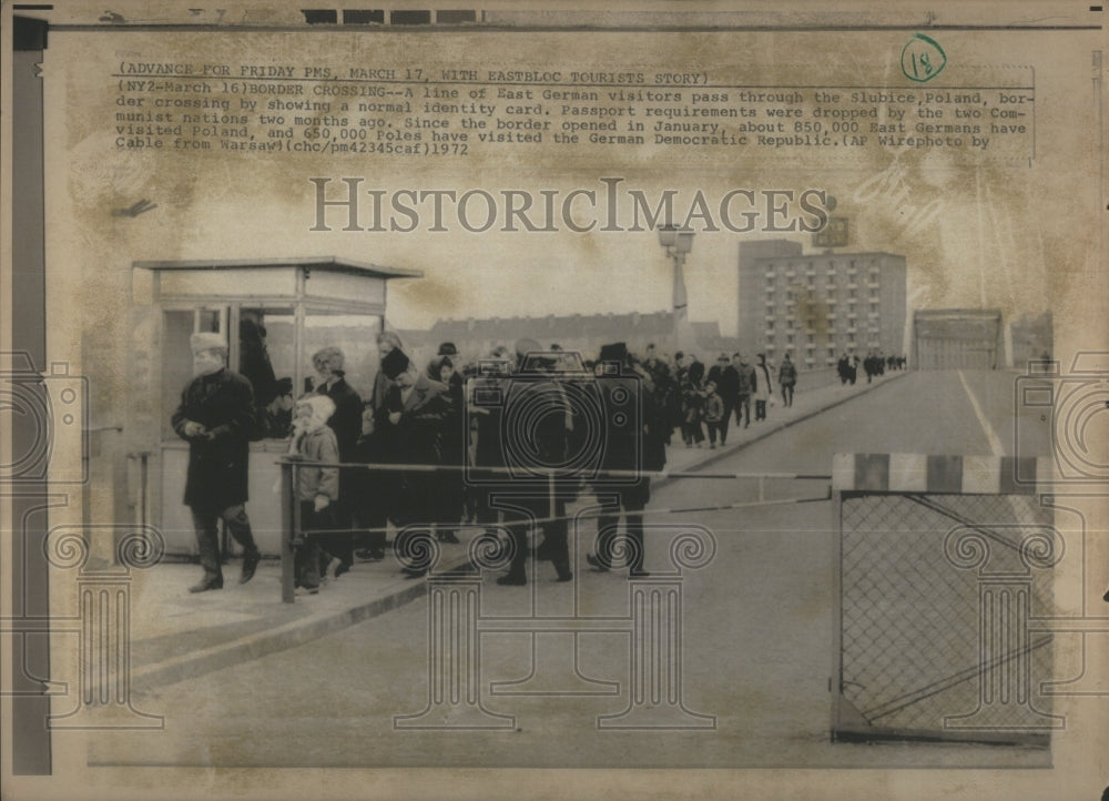 1972 Press Photo East German Poland Sluice Border Card- RSA32557 - Historic Images