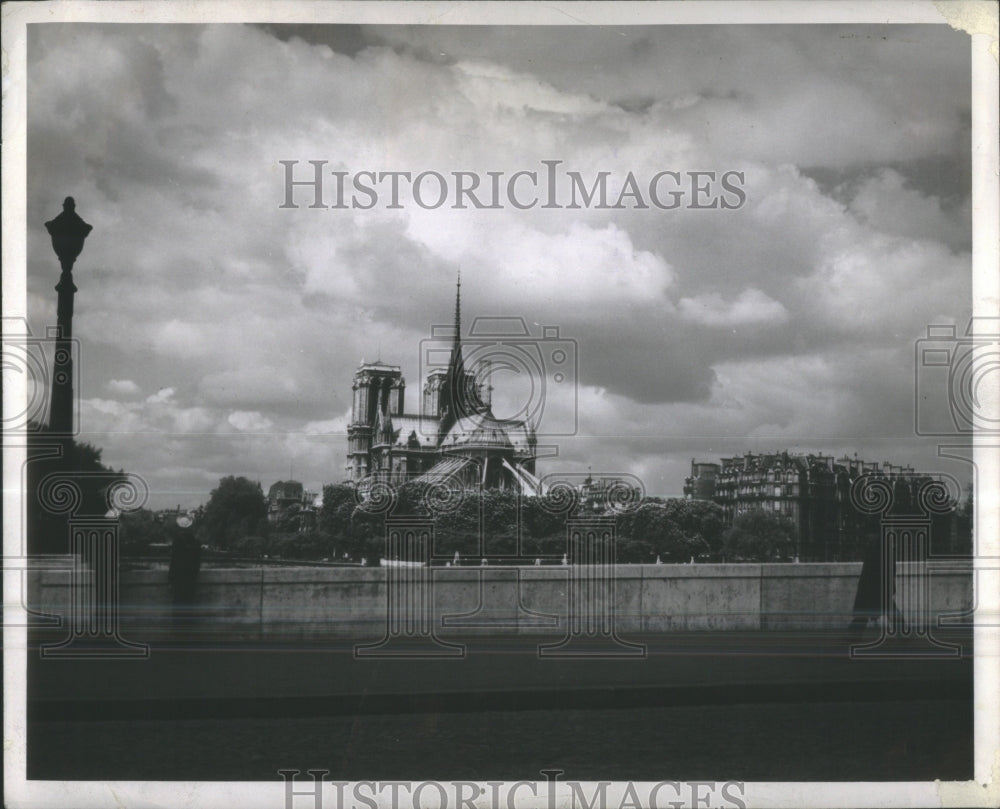 Press Photo Notre Dame Cathedral in Paris- RSA32725 - Historic Images