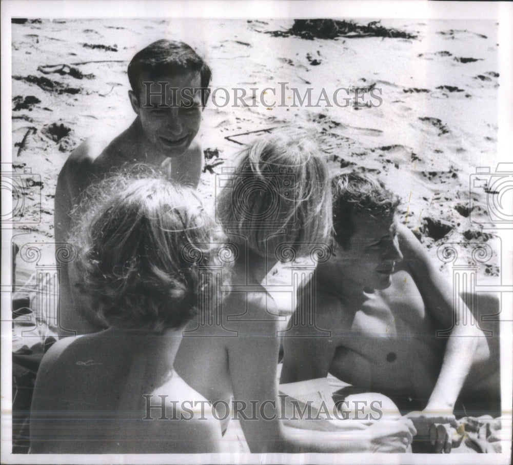1966 San Gregorio Beach San Francisco Calif - Historic Images
