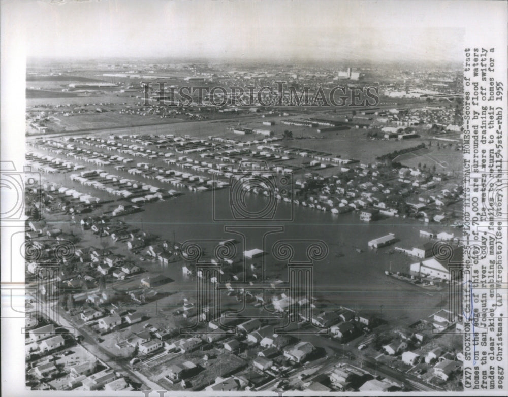 1955 Press Photo Scores-Tract Homes-Edge City Surround-- RSA33037 - Historic Images