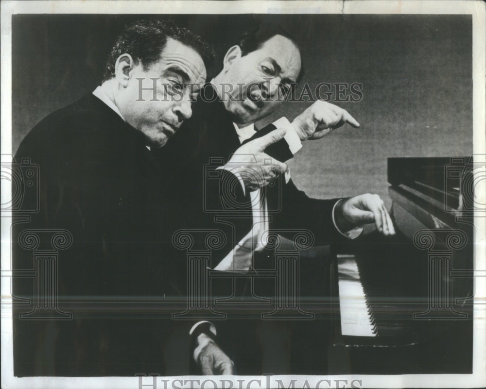 1966 Leonid Hamburger Borges Comedy Music - Historic Images