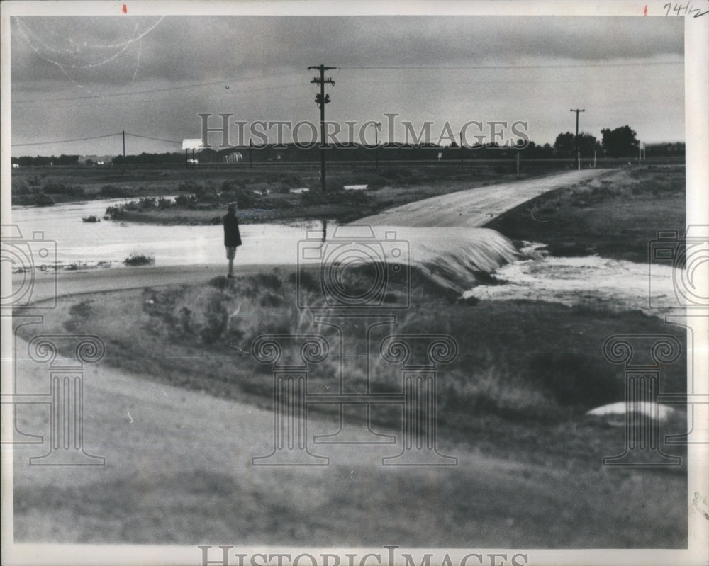 1969 Deluge Pour Peak entrance Heavy rain T - Historic Images