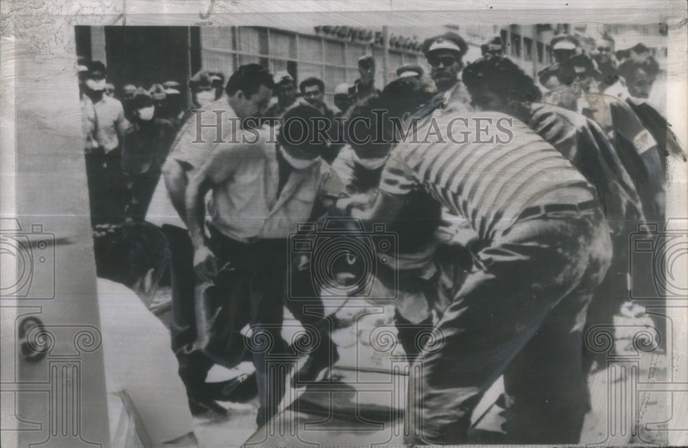 1969 rescue Suzanne Jacquemart stretcher - Historic Images