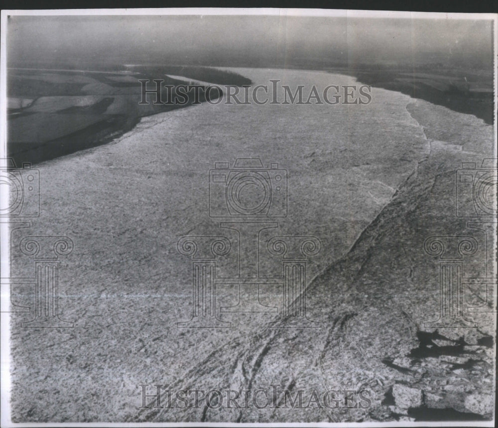 1962 Mississippi River Ten foot high ice ja - Historic Images