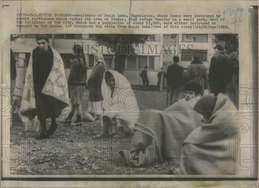 1969 Press Photo Banja Luka Residents Earthquake Refuge- RSA33863 - Historic Images