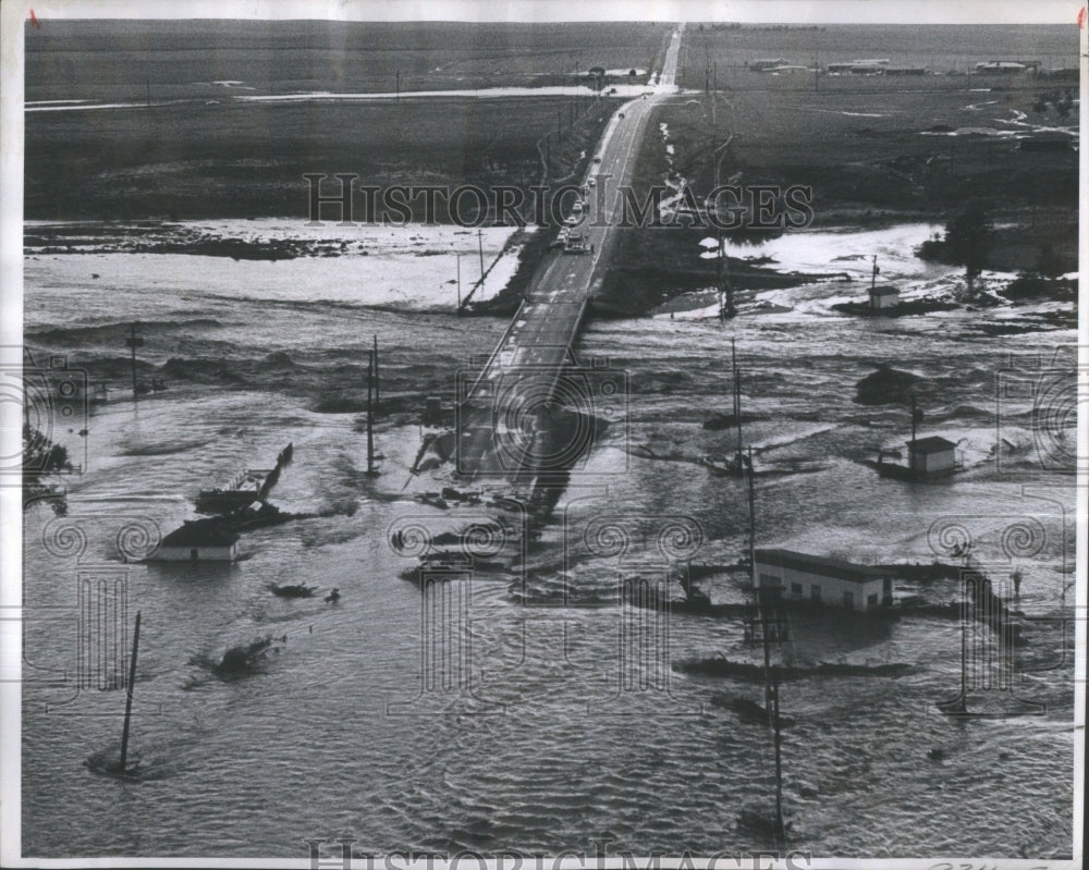 1965 Press Photo Washed-Out Highway South Platte River- RSA33925 - Historic Images