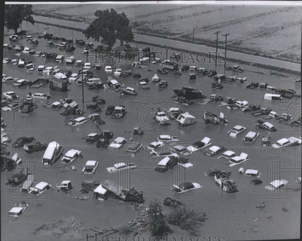 1965 Press Photo car lot flooded Cache La Paudre River- RSA33929 - Historic Images
