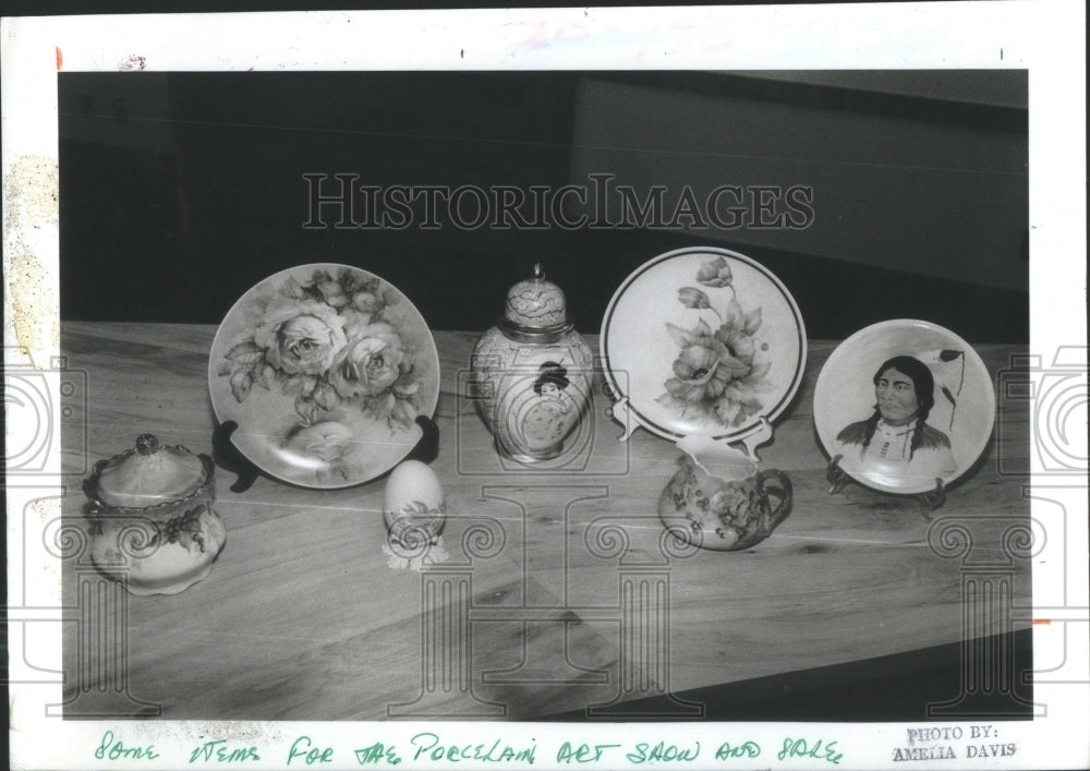 1985 Vases Eggs Dishware Porcelain Art Show - Historic Images