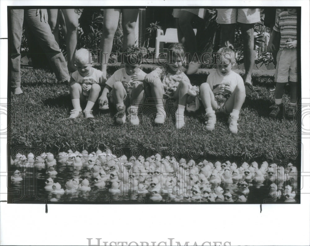 1991 Press Photo Sara Rubinstein Christopher wood Duck - Historic Images