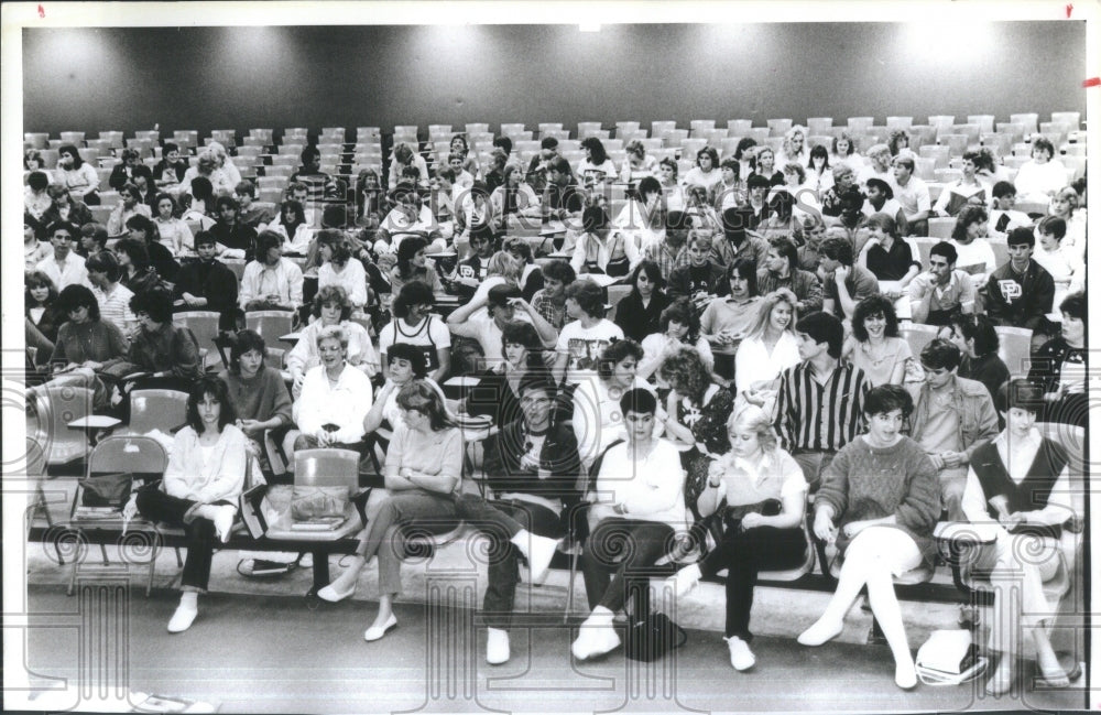 1986 Pinellas Park High School Students inv - Historic Images