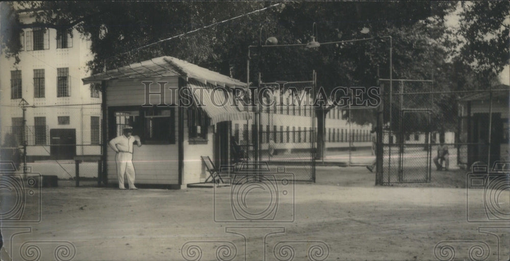 1954 Press Photo Secondary Gates Raiford Prison Riot De- RSA36041 - Historic Images