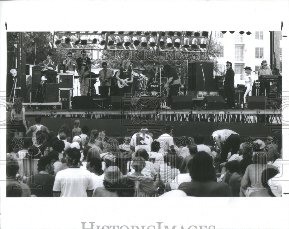 1991 Byrds legend rocks party WYNF FM radio - Historic Images