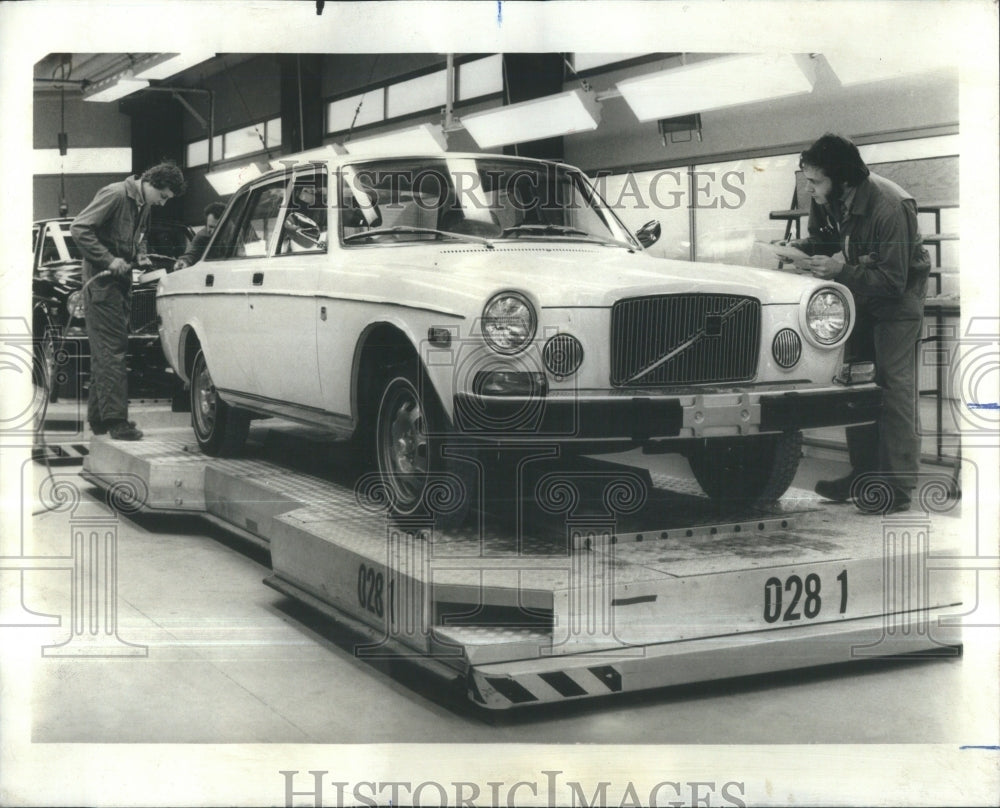 1974 Volvo Swedes cars plant battery auto - Historic Images