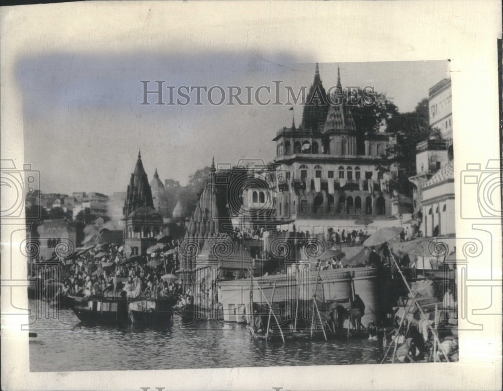 1940 people attended festiva india-Historic Images