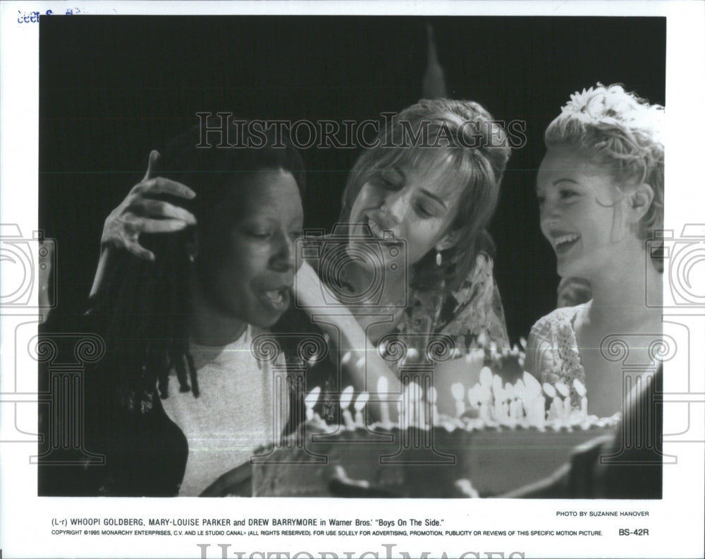 1995 Press Photo Whoopi Goldberg Mary Louise Parker- RSA37625 - Historic Images