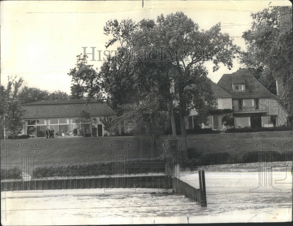 1966 Charles H Percy Lakefront Home - Historic Images