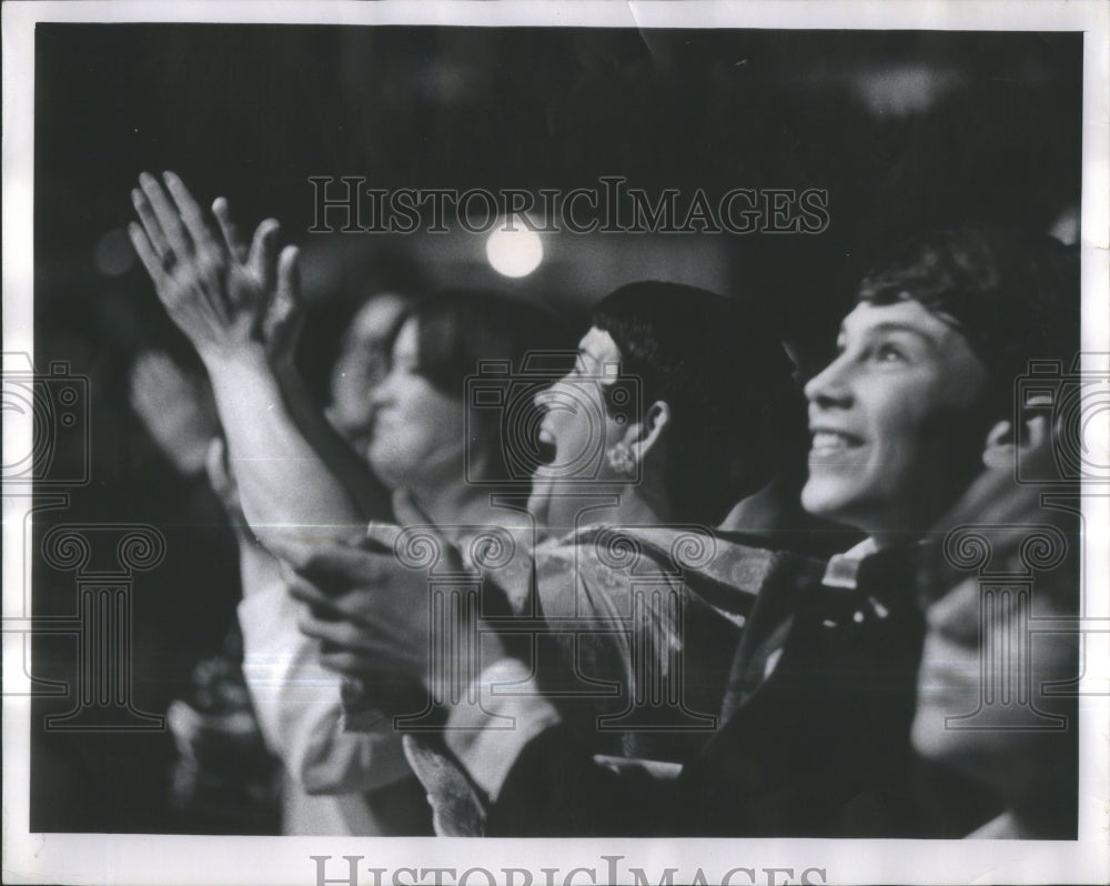 1969 Wrestling Fans-Hardly Expert-Mat Sport - Historic Images