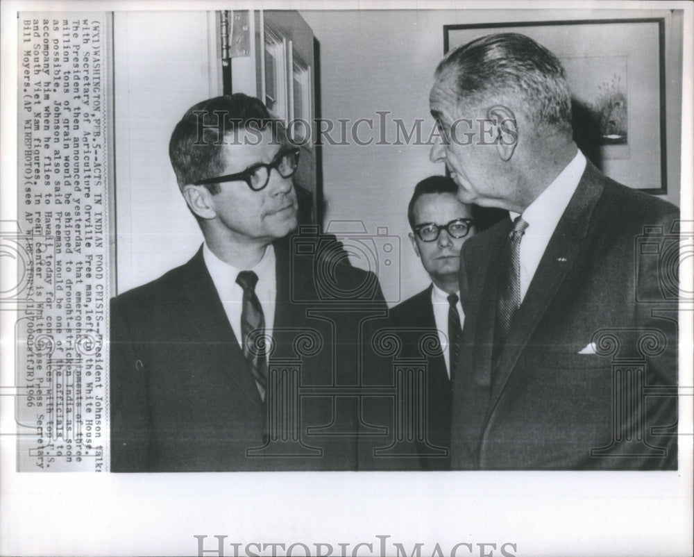 1966 Press Photo President Johnson Talk-Secretary Agric- RSA38559 - Historic Images
