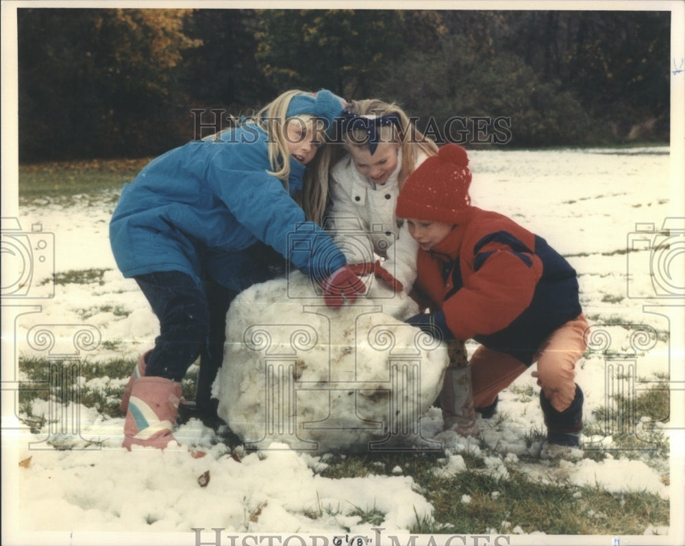 1989 Children Play Snow Chicago Area - Historic Images
